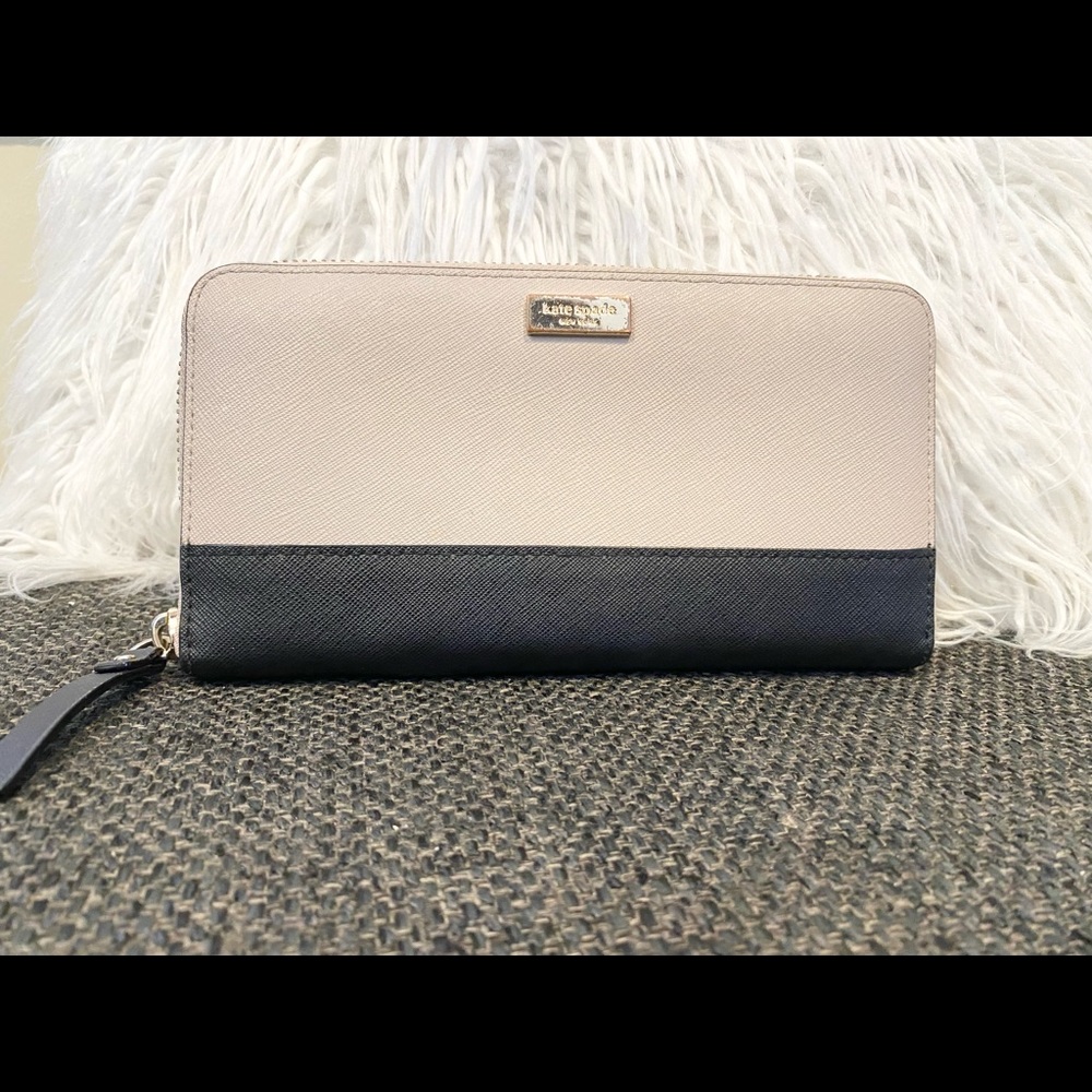 Kate Spade bifold wallet